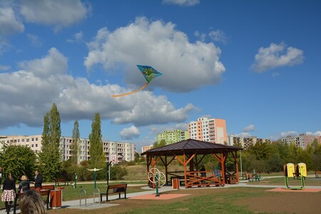 Na Černém Mostě byl slavnostně otevřen park U Čeňku.