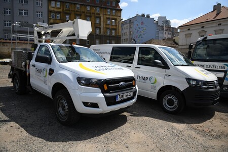 Technologie hl. m. Prahy, která již rok spravuje veřejné osvětlení, má v současnosti ve svém vozovém parku celkem 29 vozů. Nově jim bude sloužit 12 nových vozidel za 5 809 152 korun.