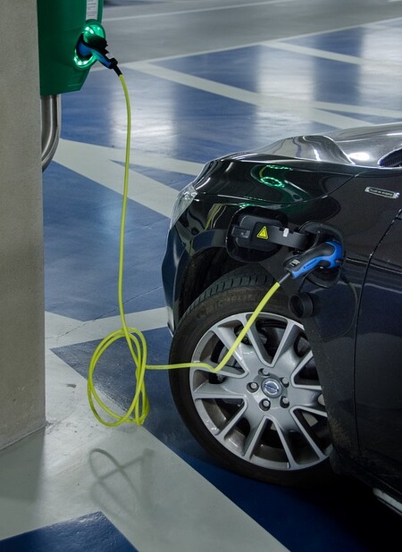 Majitelé vozidel na elektrický nebo vodíkový pohon zřejmě budou moci do budoucna získat zvláštní registrační značky označené písmeny EL. / Ilustrační foto