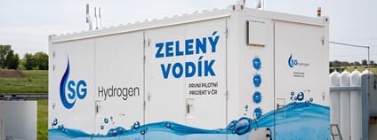 Elektrolyzér na výrobu zeleného vodíku firmy Solar Global v Napajedlech na Zlínsku. Foto: Solar Global