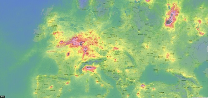 Na snímku koncentrace NO2 na území Evropy, období 16. 3. až 8. 4. 2019.