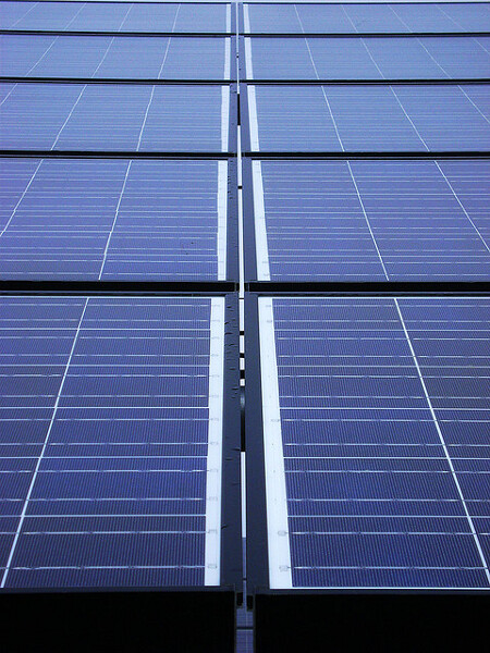 Podle ministra životního prostředí Richarda Brabce by mohl Modernizační fond do roku 2030 zvýšit instalovaný výkon solárních elektráren v ČR ze současných 2,2 gigawattu na sedm až 14 gigawattů (GW),