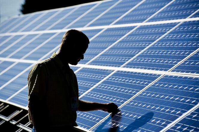 Rozvoj solární energetiky by Česku přinesl potřebný impuls v rámci restartu ekonomiky.