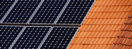 Fotovoltaický panel na střeše Foto: twicepix / Flickr