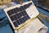 fotovoltaická střecha pod sněhem
