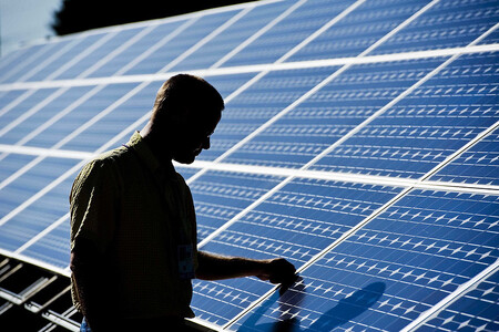 >Solární energetika se pomalu, ale jistě stává nejlevnějším zdrojem elektřiny.