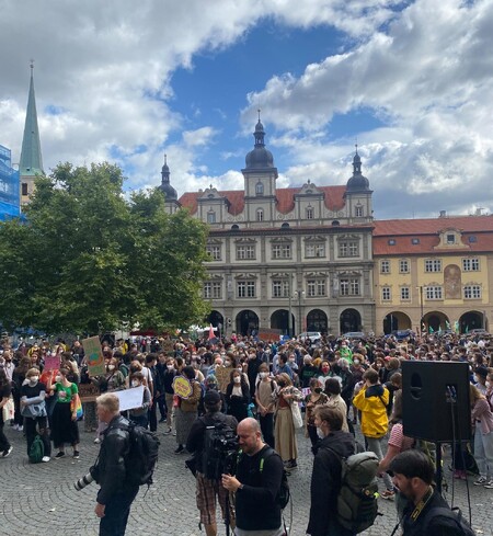 Česká pobočka Fridays for Future v minulých letech uspořádala řadu protestů. Ilustrační snímek ze září 2021.