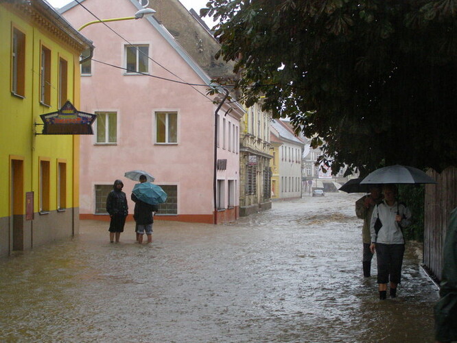 Frýdlant, ulice Husova, silné deště a následná povodeň v srpnu 2010.