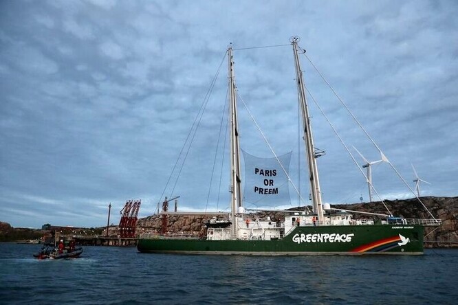 Greenpeace svou akcí znemožnila tankeru Grena Knutsen dodat ropu z norských ropných polí Gullfaks do švédské rafinerie. Loď Rainbow Warrior zakotvila ve fjordu poblíž zařízení firmy Preem.