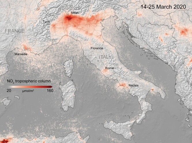 Koncentrace oxidu dusičitého nad Itálií v březnu 2020.