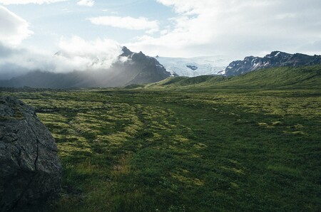 V srdci islandských vulkánů alchymisté 21. století přeměňují ve skálu oxid uhličitý, který nese hlavní zodpovědnost za oteplování klimatu. / Ilustrační foto