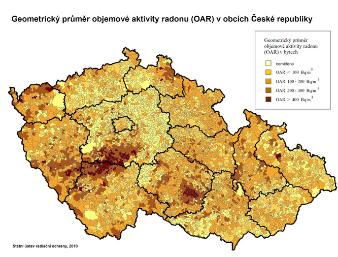 Přehled geometrického průměru objemové aktivity radonu v ČR.
