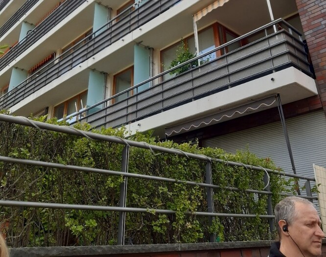 Obr. 3. Svody ze střech na intenzivní střechu garáže. Obr. 3. Svody ze střech na intenzivní střechu garáže.