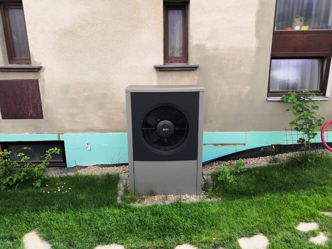 Tepelné čerpadlo ve středočeské obci. Tepelné čerpadlo ve středočeské obci.