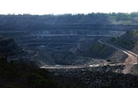 Povrchový důl uhlí v Indii