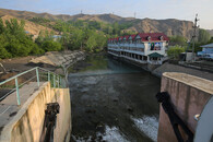 Vodní dílo na řece Isfara v Tádžikistánu
