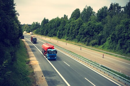 Kromě Bursíka coby ministra životního prostředí je největší problém Česka silniční kamionová doprava, jejíž řešení je podl SPO vrátit přepravu na železnici.
