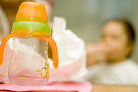 Endokrinní disruptory se přidávaly i do plastů, z kterých se vyráběly lahvičky pro malé děti. Látka s názvem BPA byla pro tyto účely zakázána v roce 2011. Ilustrační snímek
