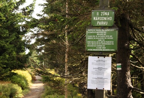 Označení druhé zóny v Krkonošském národním parku