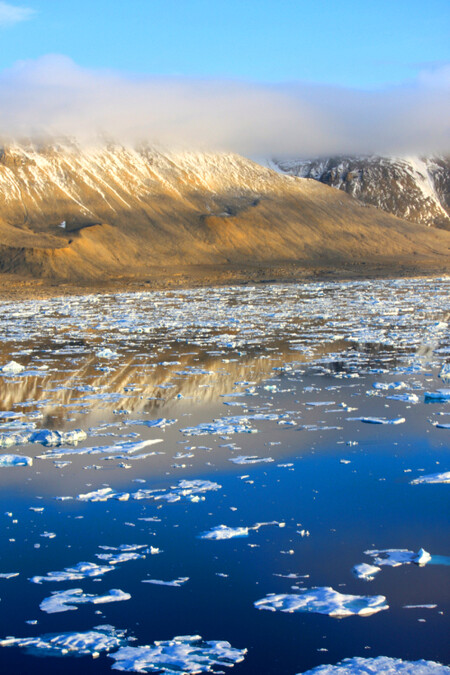 Takto dramaticky vypadá letní odtávání ledů u kanadského ostrova Nunavut.