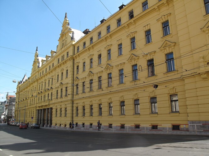 Budova Městského soudu v Praze.