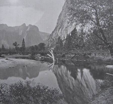 Naše estetické preference ovlivňuje od 19. století i další umělecký druh či médium - fotografie. Neodvádí nás ale i ona - přes zdánlivou dokonalou &quot;nápodobu&quot; skutečnosti ve srovnání s klasickým malířstvím - od toho vnímat přírodu jako přírodu ještě více? Na fotografii Eadwearda Muybridge je údolí v Yosemite z Mosquito Camp, 1872