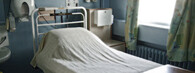 Nemocniční postel 