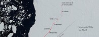 Rozšíření trhliny na šelfovém ledovci Brunt na Antarktidě