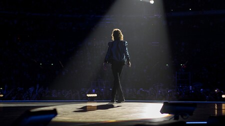 Na podlaze vyrobené z recyklovaných PVC kabelů od firmy Replast koncertoval i Mick Jagger. Ilustrační snímek