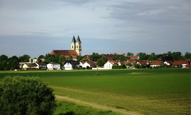 Stezka začíná v bavorském Niederalteichu, v jehož klášteře sv. Vintíř, německy Günter, působil, a dovede poutníky až do Blatné. Nejdelší etapa je ze Sušice do Horažďovic, nejkratší z Prášil do Hartmanic.