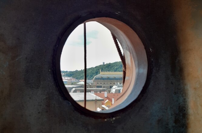 Obr. 22. Pohled z WC na střeše Paláce DRN