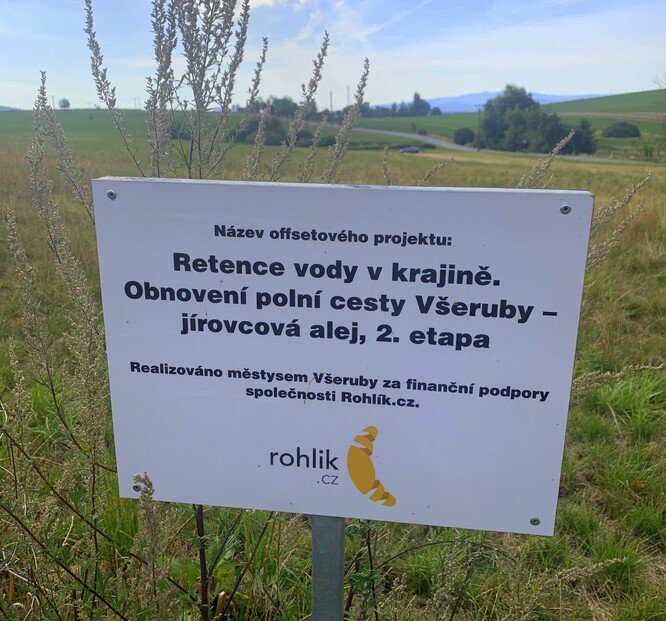Offsetový projekt v obci Všeruby. Obnovení polní cesty, podpořeno firmou Rohlik.cz Offsetový projekt v obci Všeruby. Obnovení polní cesty, podpořeno firmou Rohlik.cz