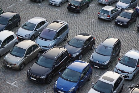 Po evropských silnicích dnes jezdí o polovinu více aut na motorovou naftu, než před propuknutím skandálu s falšováním emisních testů. / Ilustrační foto