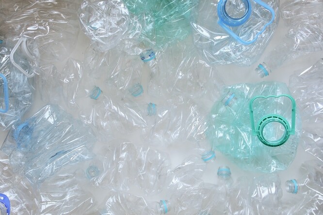 Vyšší podíl zrecyklovaných plastových obalů zaznamenala pouze Litva - 70 procent.
