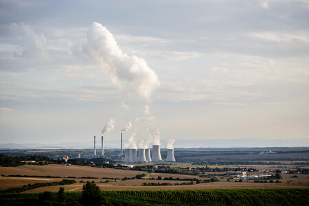 Cílem systému obchodování s emisními povolenkami je snižování emisí skleníkových plynů.  Na ilustračním snímku Počerady.