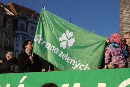 Zelení nejsou považováni za zvlášť přitažlivou nevěstu. Zelení nejsou považováni za zvlášť přitažlivou nevěstu.