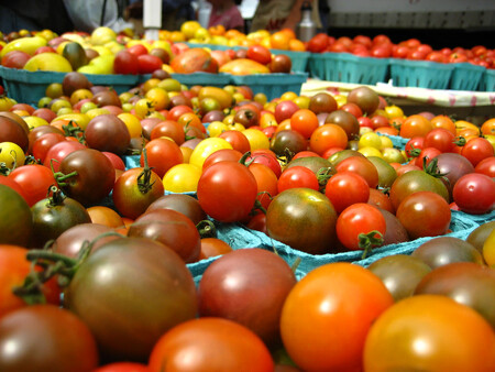 Dobrá chuť rajčat je zakletá v 33 různých chemických látkách. Rajčata, která se dodávají do obchodních řetězců jsou ale šlechtěna tak, aby hlavně v pořádku přečkala převoz a skladování.