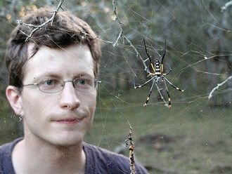 RNDr. Milan Řezáč, Ph.D. (*1978) je český zoolog specializující se na výzkum pavouků. Pracuje na entomologickém oddělení Výzkumného ústavu rostlinné výroby v Praze, mimo to působí i na Přírodovědecké fakultě Masarykovy univerzity v Brně.