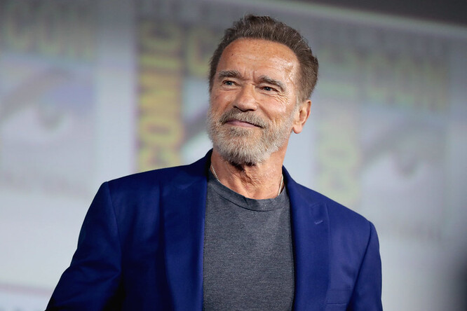 Arnold Schwarzenegger se v rodném Rakousku vyslovil pro to, aby se téma ochrany Země a klimatu prezentovalo pomocí pozitivnějších poselství. Také filmy o Terminátorovi, v nichž hrál hlavní roli, neukazovaly jen vizi apokalyptického světa, ale i sílu konání, zdůraznil.