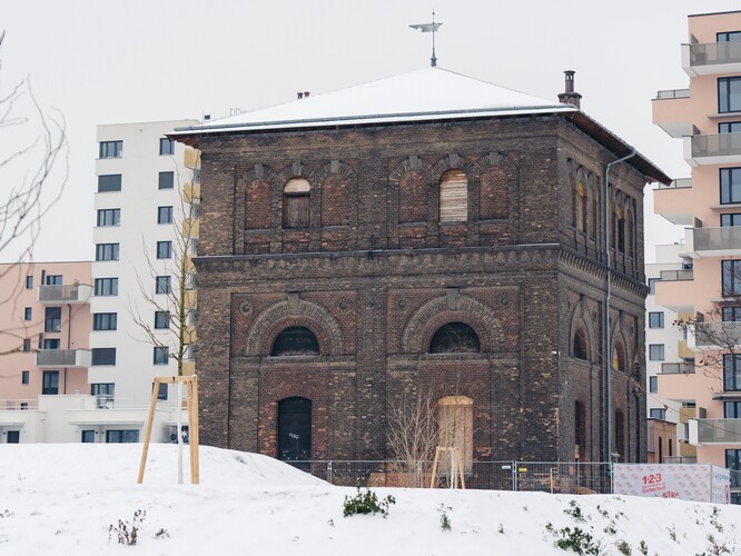 Současný stav vodárenské věže v Leopoldstadtu. Současný stav vodárenské věže v Leopoldstadtu.