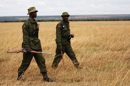 Strážci Ol Pejety vyrážejí každé ráno na pochůzku a postupně kontrolují všechny skupiny nosorožců, které v Ol Pejetě žijí