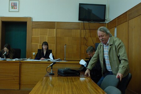 Lubomír Studnička, předseda Společnosti ochránců přírody,  u litoměřického soudu