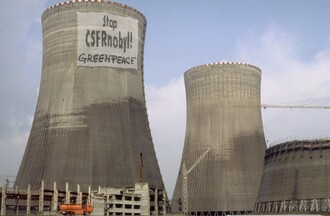 Jedna z prvních akcí ještě před oficiálním vznikem Greenpeace v tehdejším Československu proběhla v den 4. výročí havárie jaderné elektrárny v Černobylu. Aktivisté vyvěsili svého času největší transparent Greenpeace na světě. Na základě tlaku Greenpeace a dalších organizací bylo o rok později upuštěno od stavby 3. a 4. bloku jaderné elektrárny Temelín.