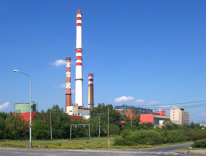 Teplárny v Česku nyní využívají k výrobě zemní plyn zhruba z jedné čtvrtiny. Během několika let by se měl podíl zemního plynu nejméně zdvojnásobit, vzrůst by měl také objem spalované biomasy a energeticky využívaného odpadu.