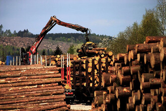 Fuksa slíbil, že 10 procent těžby dostanou malý těžaři. Fuksa slíbil, že 10 procent těžby dostanou malý těžaři.