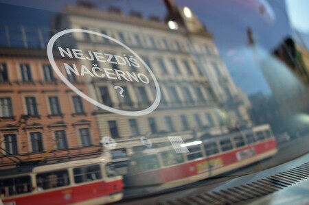 Praha spustila kampaň proti černým pasažérům / Na obrázku je logo v metru.