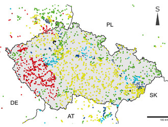 Na českém území se vyskytuje sedm dříve popsaných nářečí (barevná kolečka), ale i několik vzácných (černá kolečka). Na hranicích mezi dvěma dialektovými regiony se rovněž občas vyskytují jedinci, kteří zvládnou oba typy (půlená kolečka).