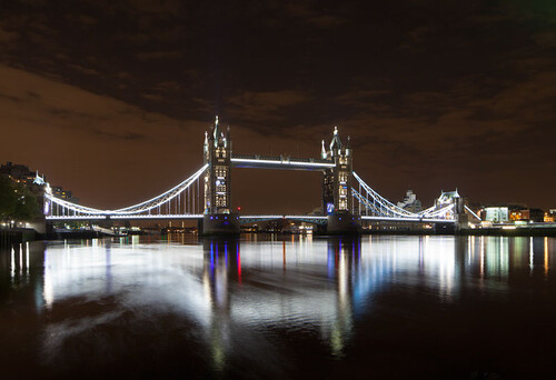 Londýnský Tower Bridge s LED osvětlením