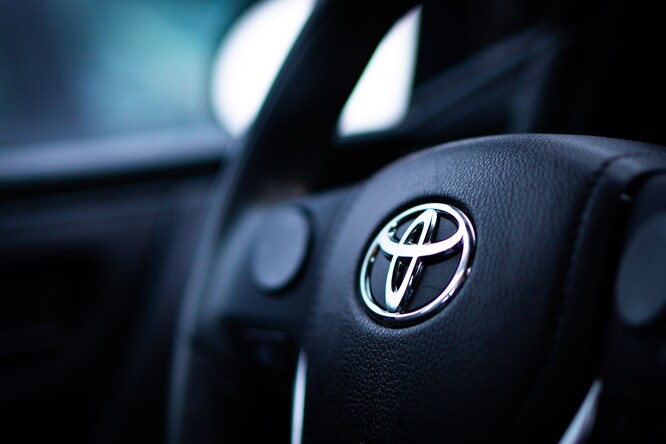 Nejprodávanější hybridní značkou je Toyota s 9131 vozy.
