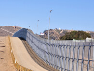 Zeď mezi USA A mexikem